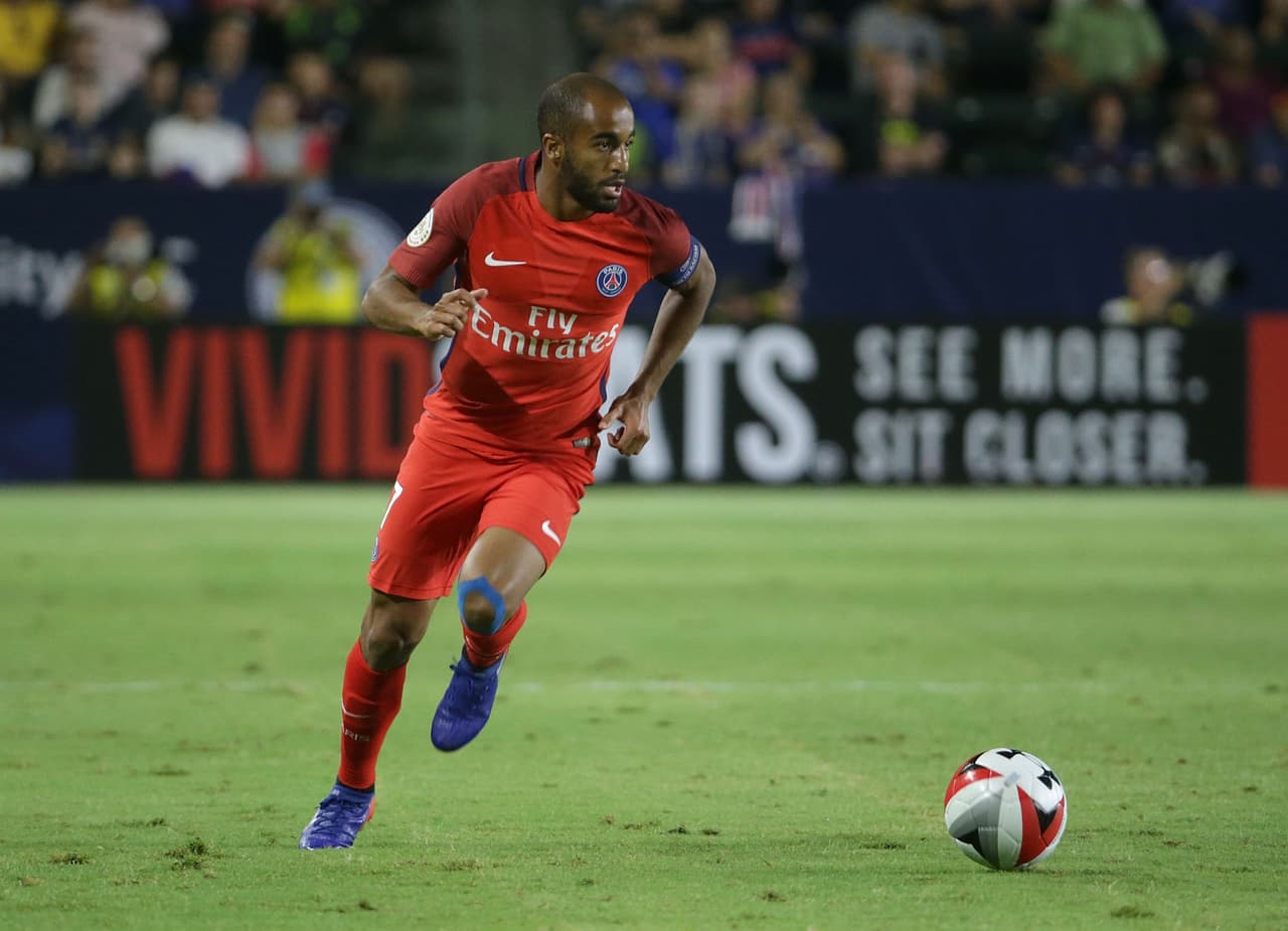 En 2012 ganó la Copa Sudamericana, competición donde brilló a tal punto que fue fichado por el PSG, quien desembolsó 43 millones de euros.