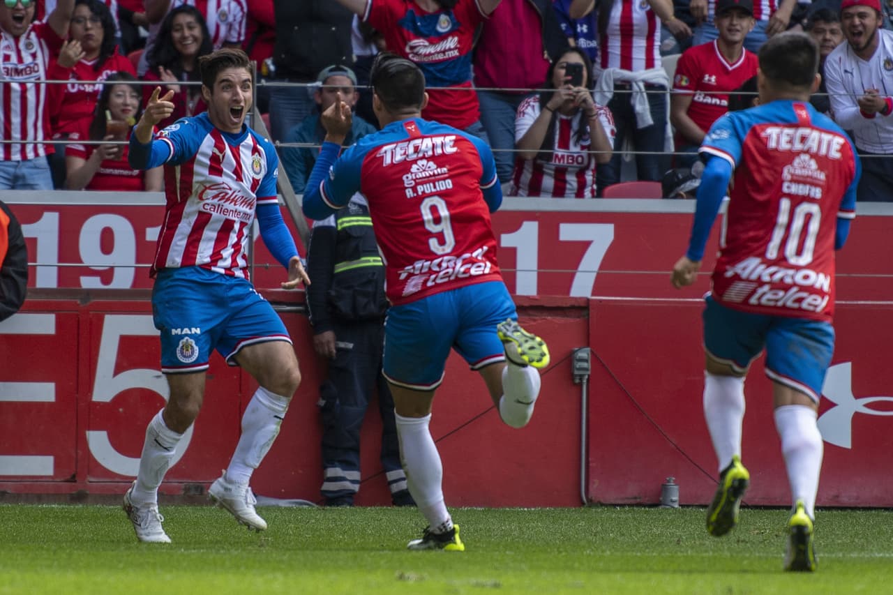 Chivas se plantó en el Nemesio Diez y obtuvo el triunfo ante los Diablos Rojos.