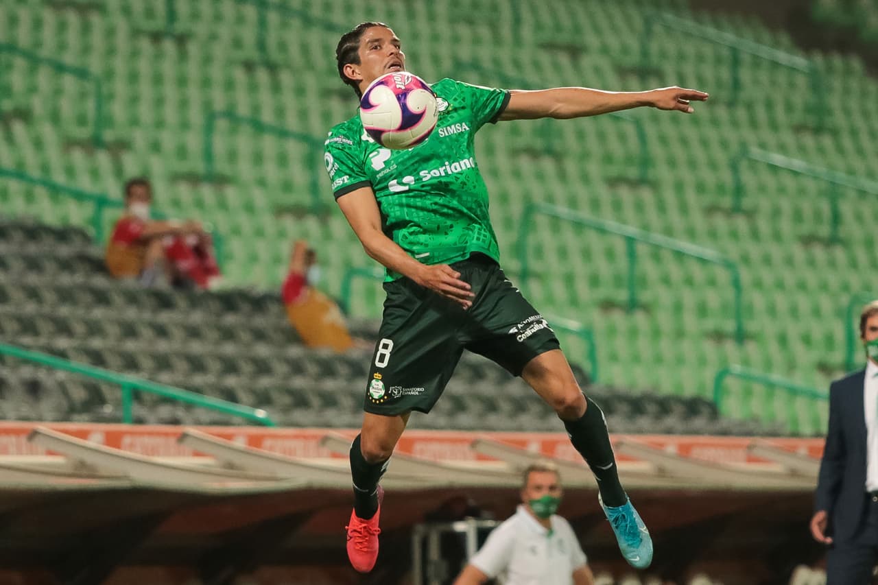 Con goles de Julio Furch y Gael Sandoval, los Guerreros consiguen tres importantes puntos y superan a al Rebaño Sagrado en la tabla.