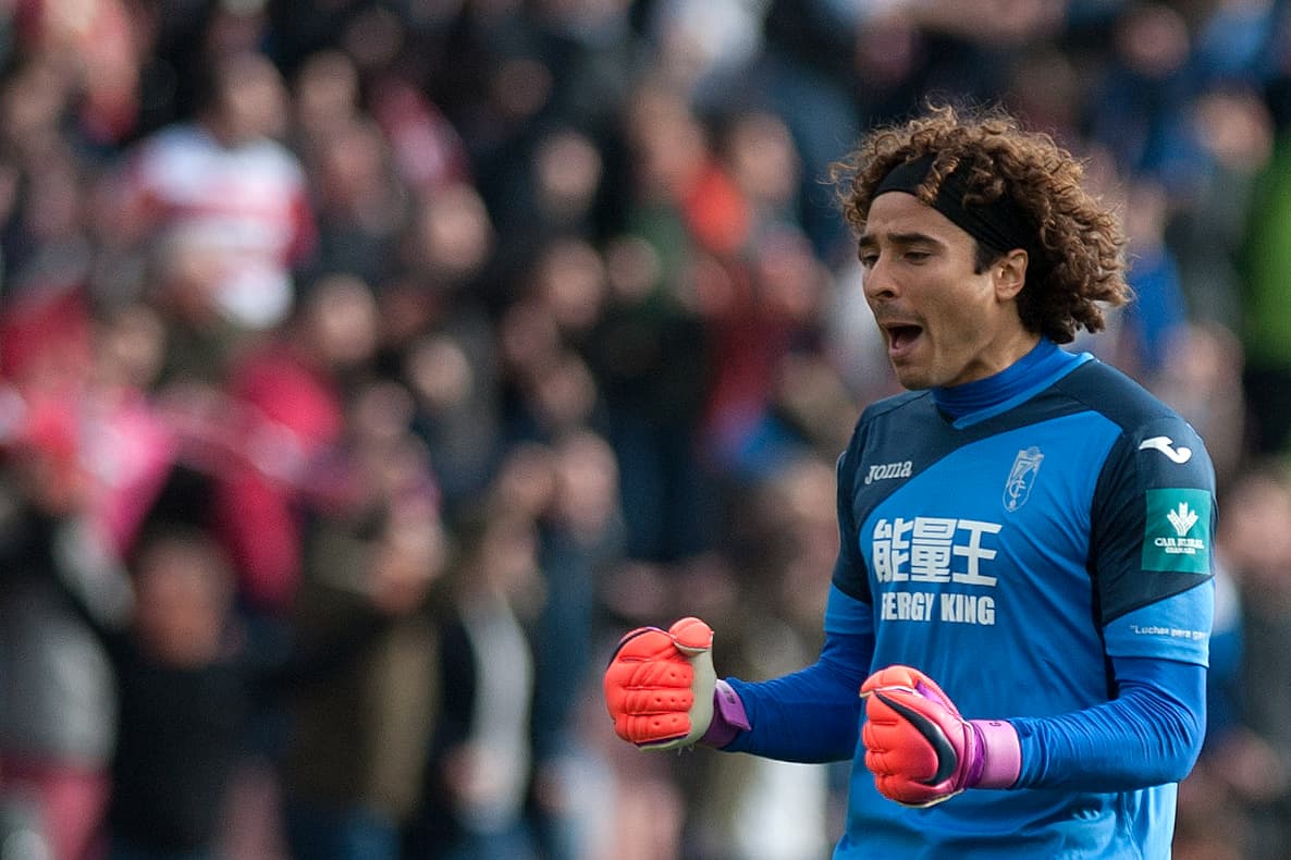 Tras descender con Granada, cuatro panoramas en el futuro de Guillermo Ochoa