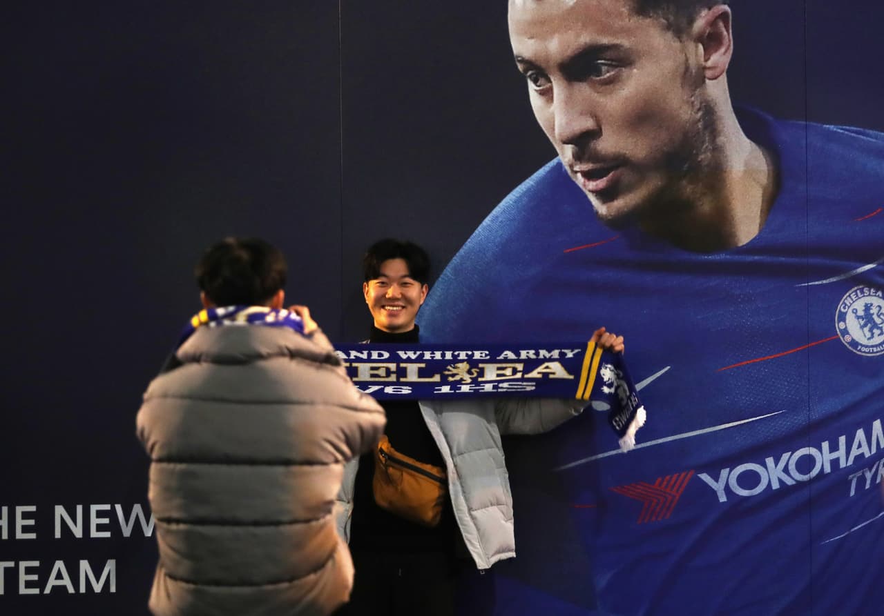 Los hinchas de Chelsea llegaron con la confianza de remontar el 1-0 en el juego de ida para clasificar a la final.