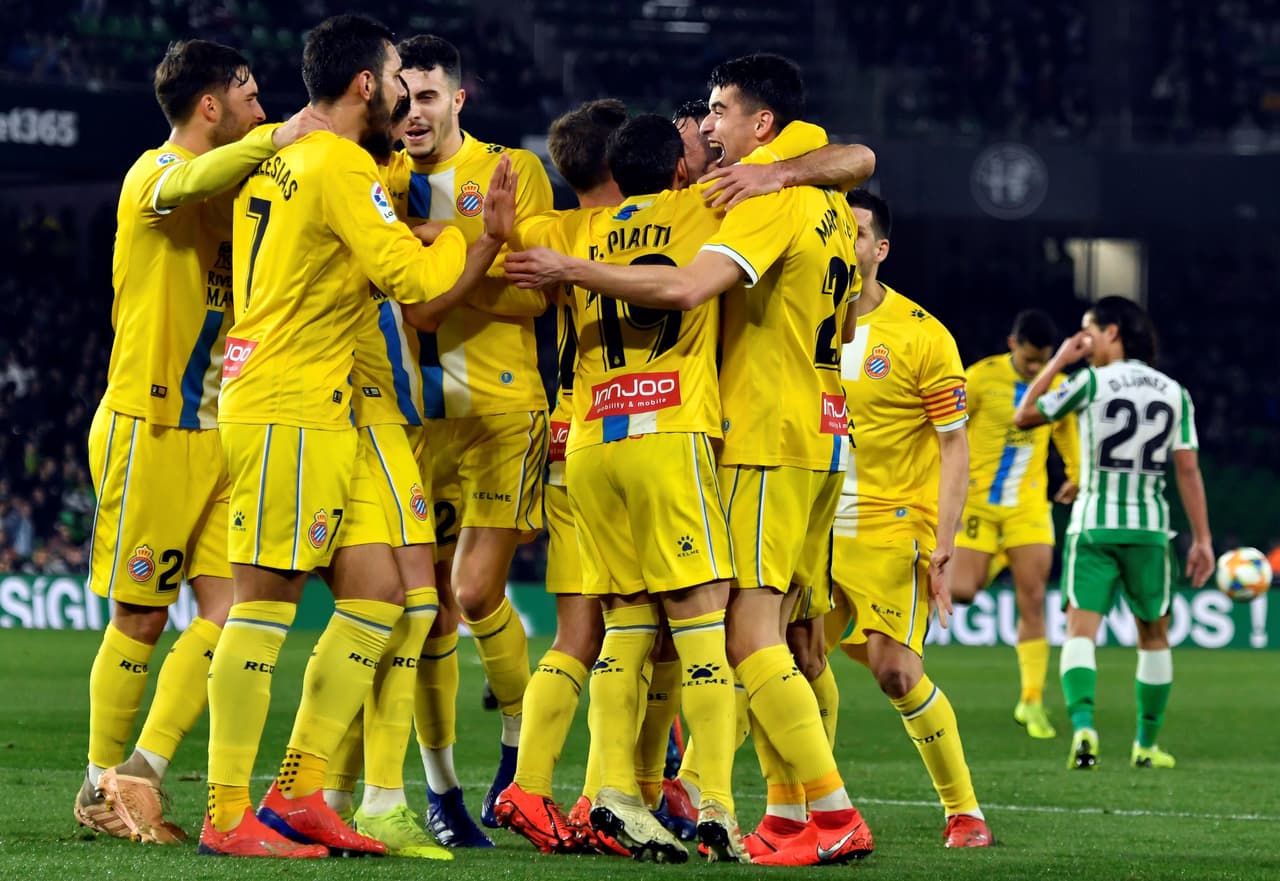 Caía la sorpresa en el Benito Villamarín y los verdiblancos no encontraban la manera de reaccionar en un primer tiempo difícil.