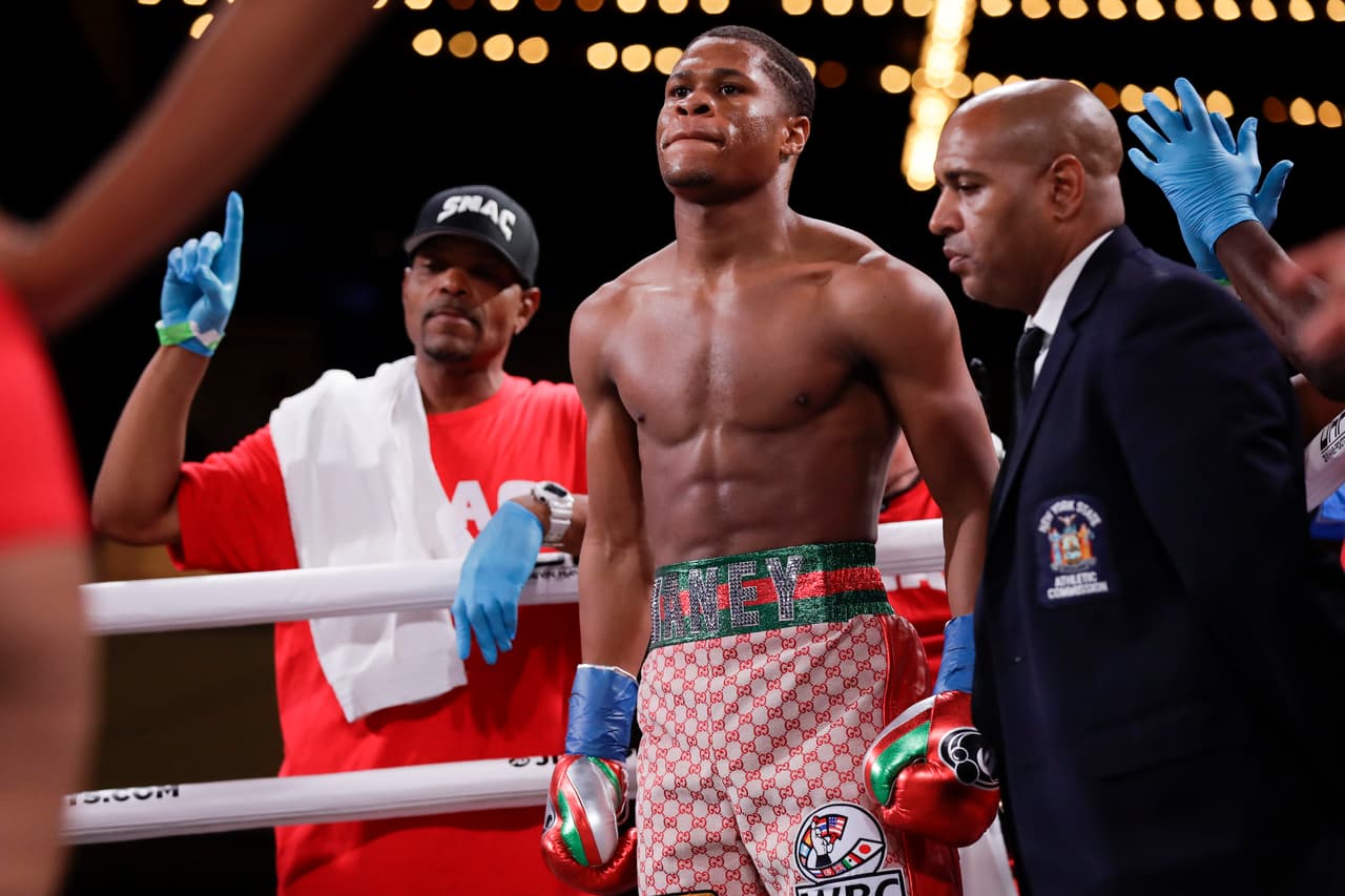 Boxeador contesta a policía que retó a manifestantes a pelear