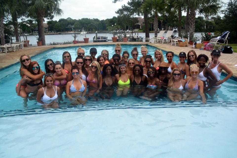 Mira a las bellezas de los New Orleans Saints durante su shooting para el Calendario 2016 (Fotos por Alex Restrepo y Ashley Amoss / New Orleans Saints).