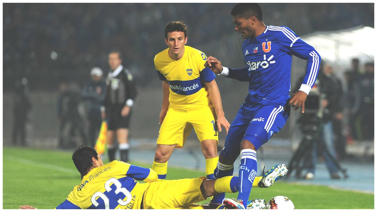 Junior Fernandes en acción contra Boca Juniors.