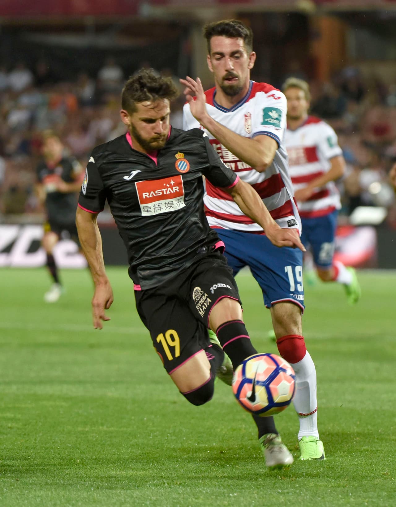 Las acciones las siguió dominando el equipo 'periquito', pero sin hacer más daño. De hecho su marcador se mantuvo en los dos goles.