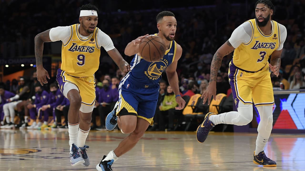 Nuevo proyecto de Lakers fracasa en su debut ante los Warriors