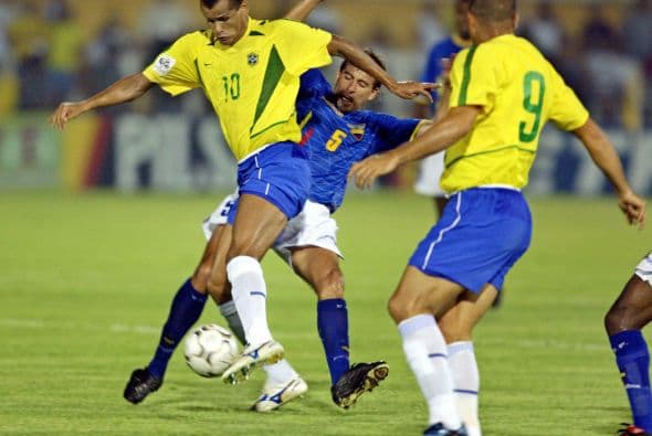 El jugadro que para entonces ya tenía 31 años fue seleccionado por última vez en 2003, tras una carrera en la que produjo 34 goles para los brasileiros.