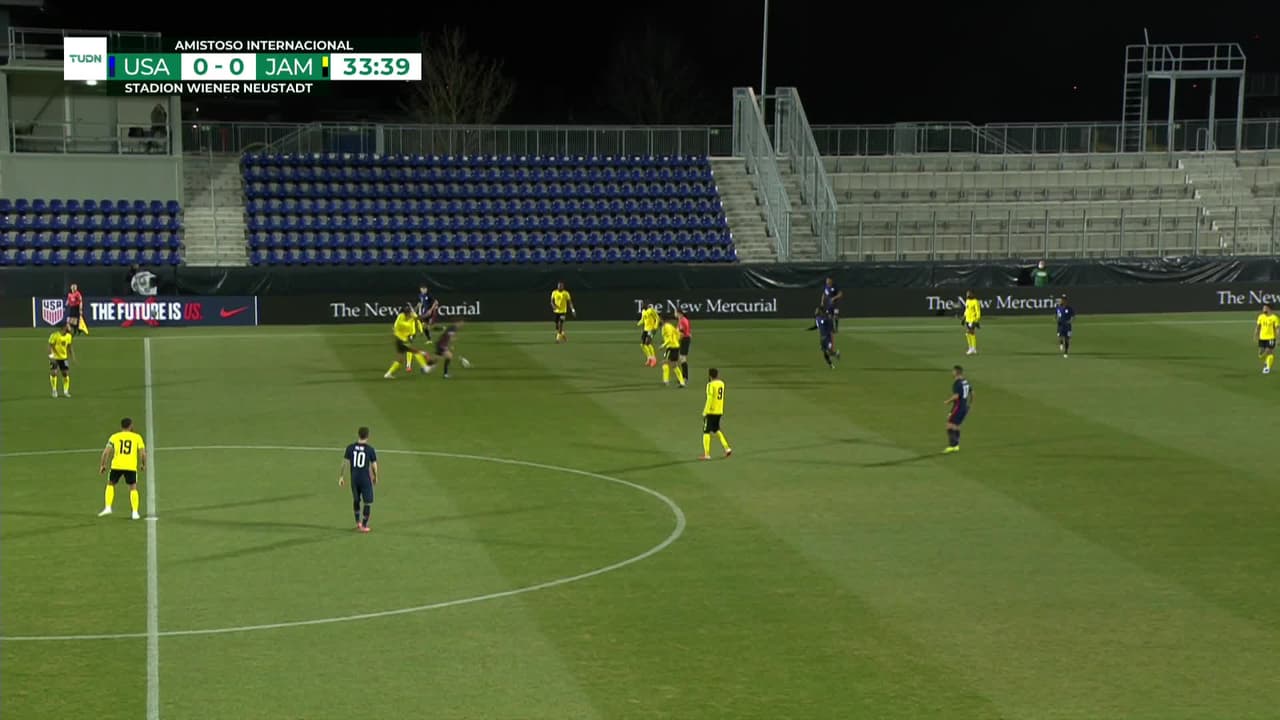 ¡GOL!  anota para Estados Unidos. Sergino Dest