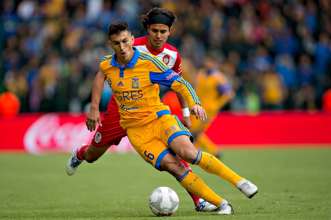 Sobre todo porque es de la idea de que Layún (habitual ocupante de esa banda) juegue en su perfil natural.