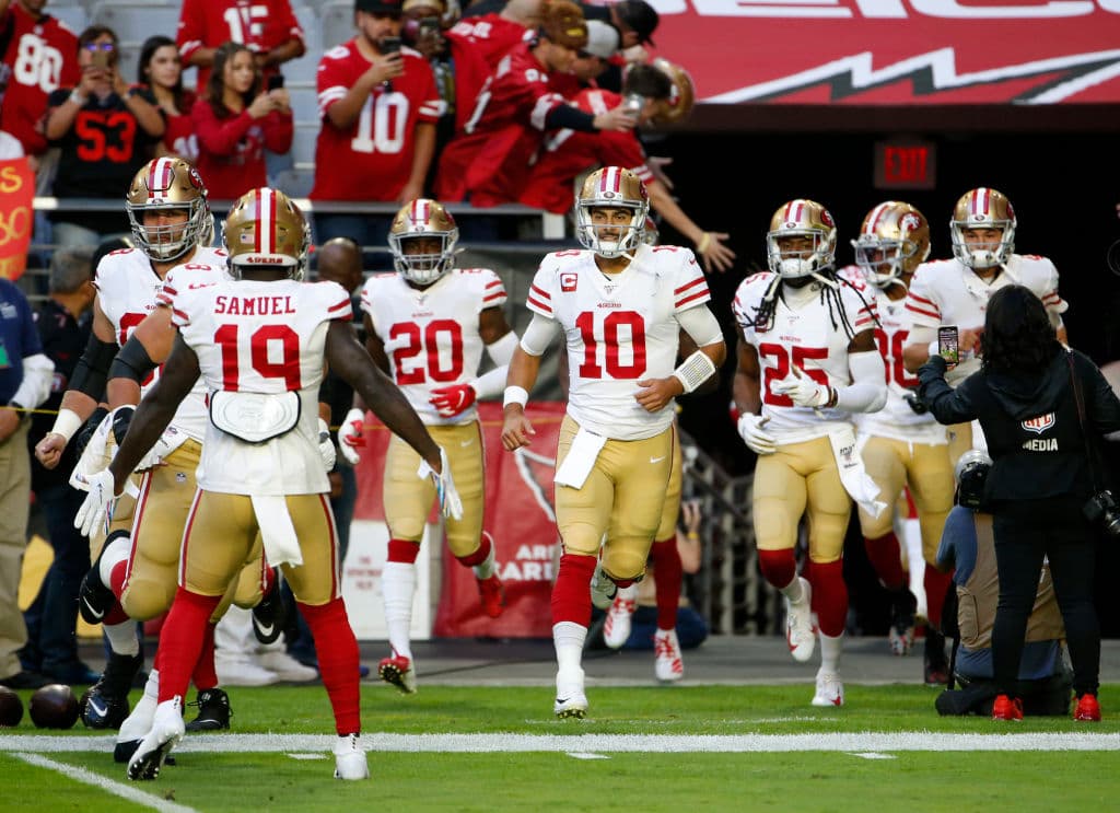 Los 49ers se confirman como candidatos al título, vencen 28-25 a los Cardinals que al final complicaron al equipo de Garoppolo.