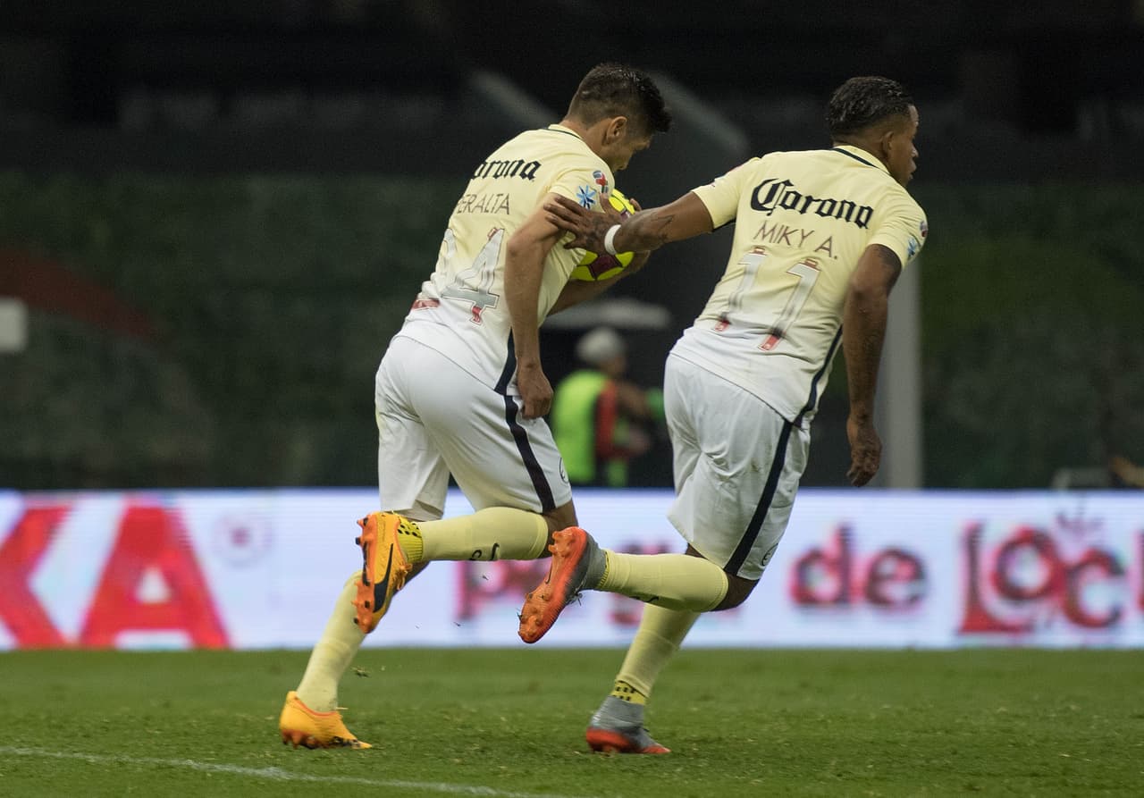 Oribe Peralta descontó al minuto 88 por la via penal pero no fue suficiente para la remontada. América complicó su clasificación a la liguilla.