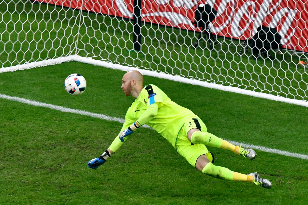 El delantero culminó una gran triangulación con un disparo de punterazo a un costado de la salida del portero austriaco.