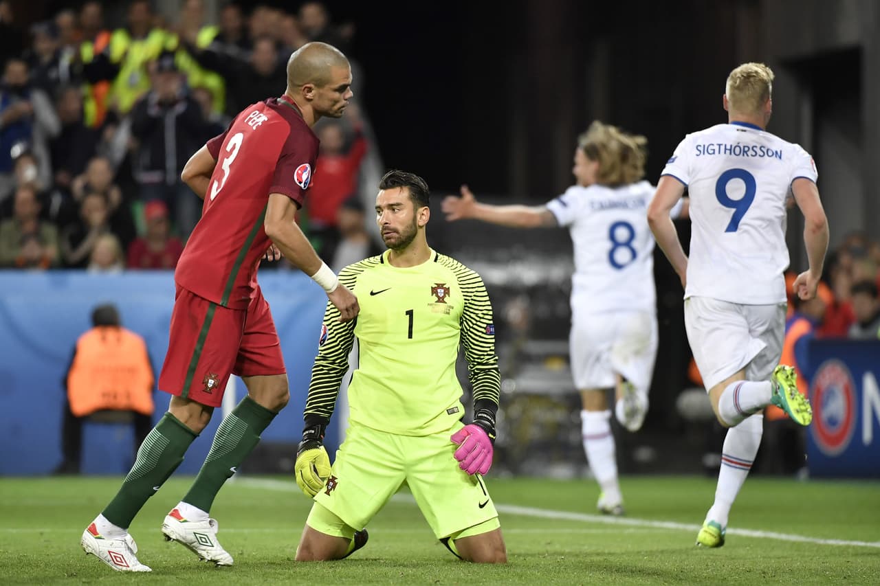 El gol de Islandia caló fuerte en los portugueses, quienes atacaron en el complemento sin lograr el gol de la diferencia.