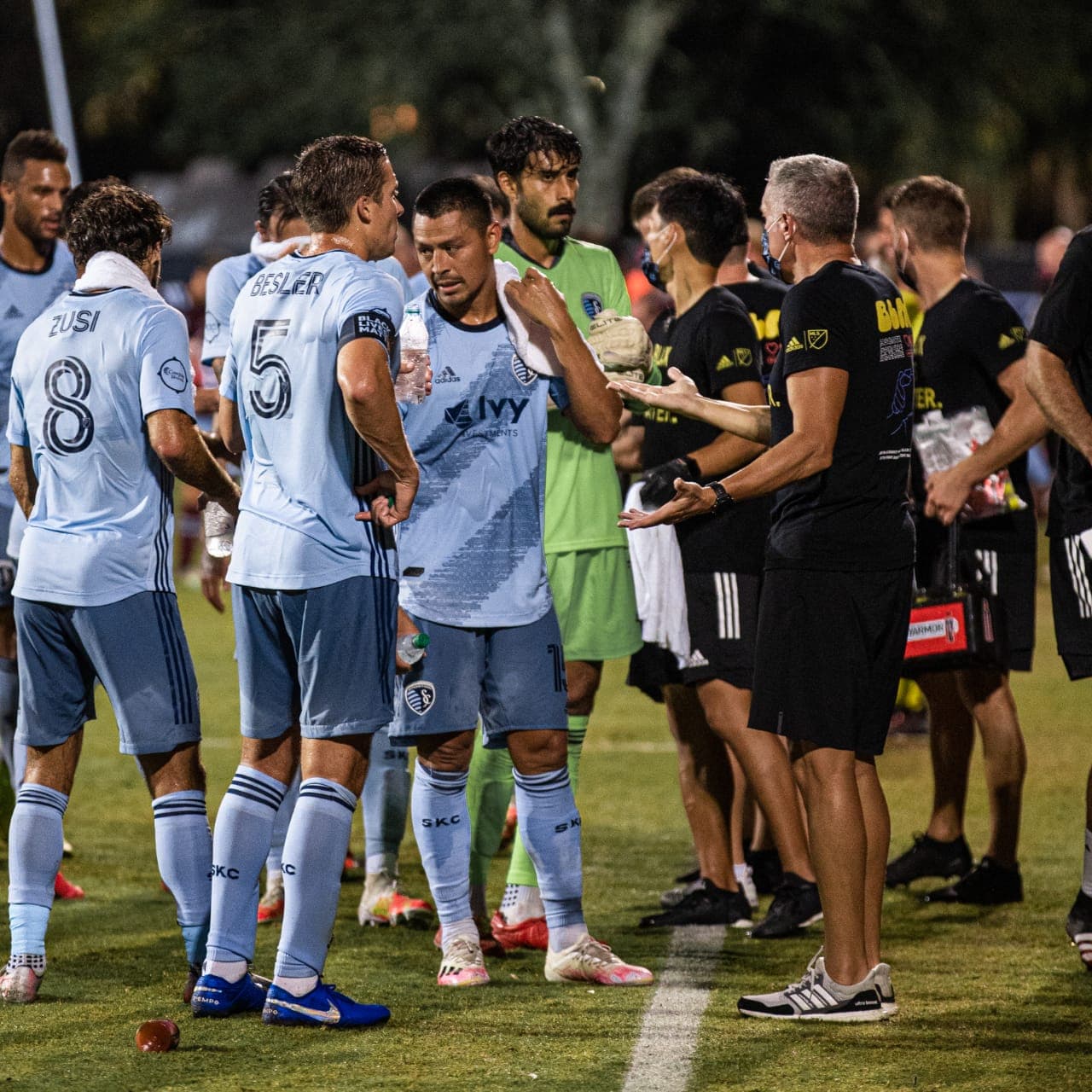 Ocho minutos más tarde se decretó la pena máxima favorable para Kansas City por una mano dentro del área. Alan Pulido convirtió el penal al 72’ para darle vuelta al partido. El mexicano marcaba su primer gol en el futbol estadounidense.