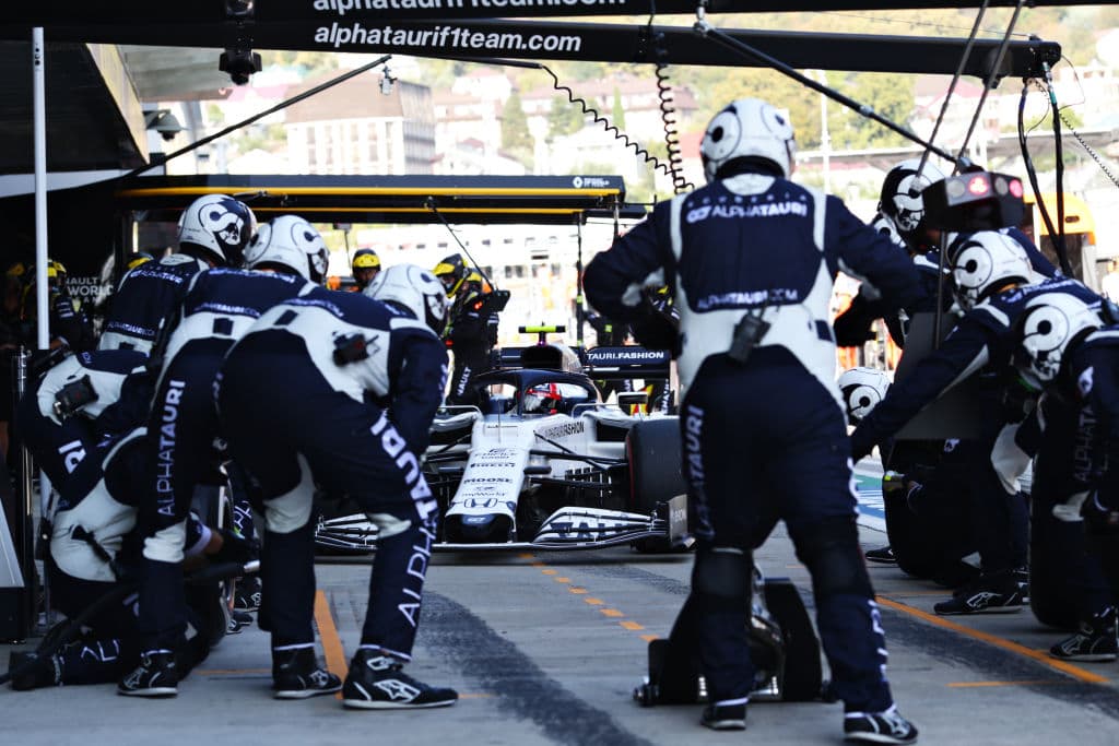 Bottas gana su segundo Grand Prix del año, en el podio lo acompañó Verstappen y Hamilton. El mexicano Sergio Pérez tuvo la oportunidad de tener un lugar en el podio pero se quedó en la cuarta posición en el Gran Premio de Rusia.