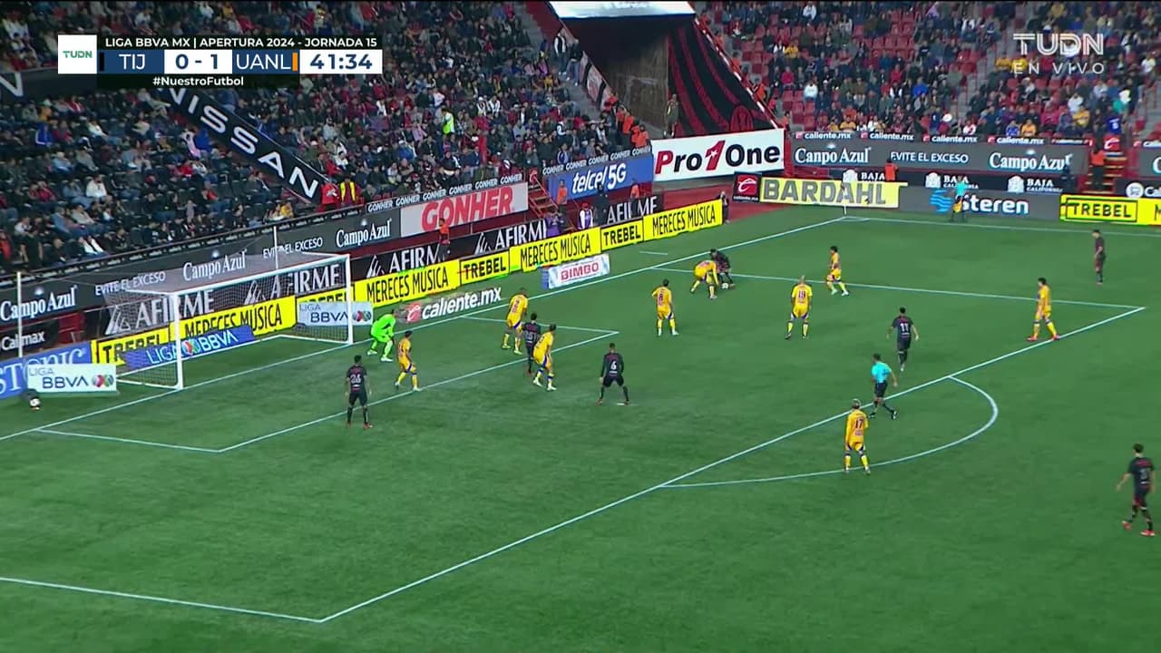 ¡TIRO ATAJADO! disparo por Raúl Zúñiga.