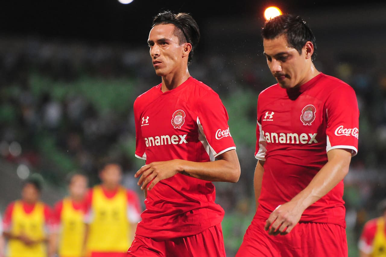 <b>Lucas Lobos - </b>el mediocampista platense jugó para Gimnasia y Esgrima de 2001 a 2004. En el 2008 llegó al fútbol mexicano para jugar con Tigres hasta el 2014. Hasta el 2016 defendió la playera de Toluca.