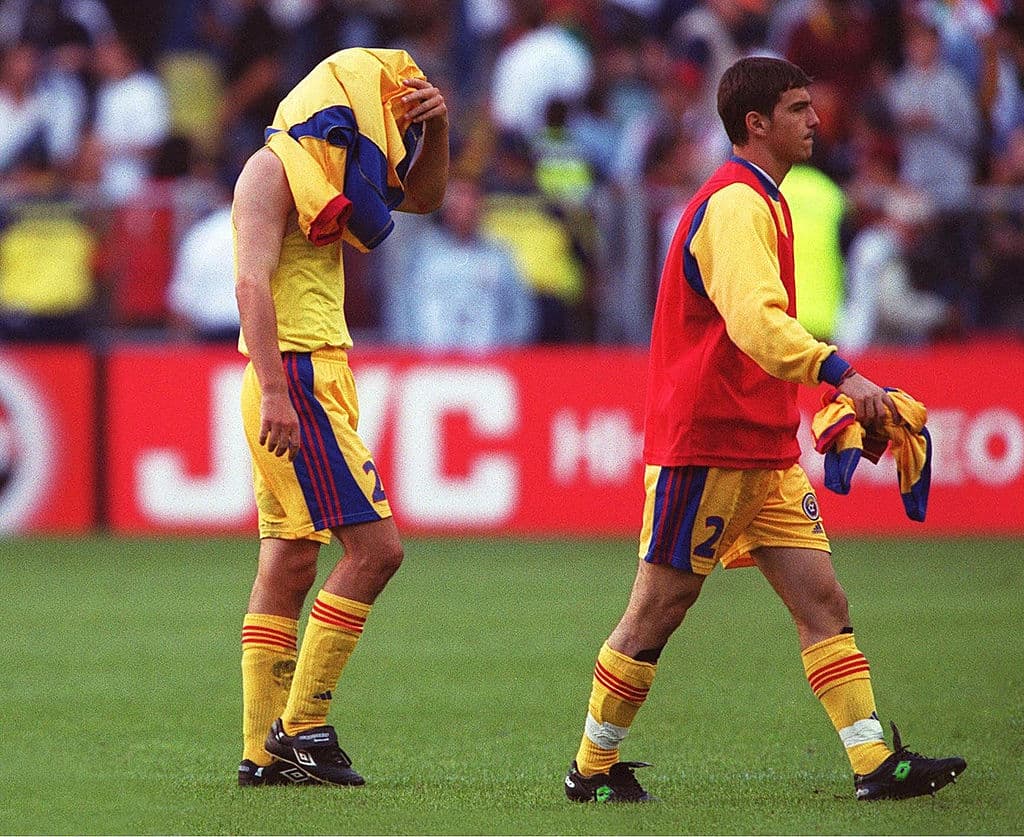 No es la primera vez que un jugador del Dinamo de Bucarest fallece en condiciones similares. En octubre del 2000, Catalin Hildan murió cuando jugaba un partido amistoso ante el Santierul Naval. Era rumano y tenía 24 años de edad. Unos meses antes había disputado con su selección la Euro 2000 en Bélgica y Holanda.