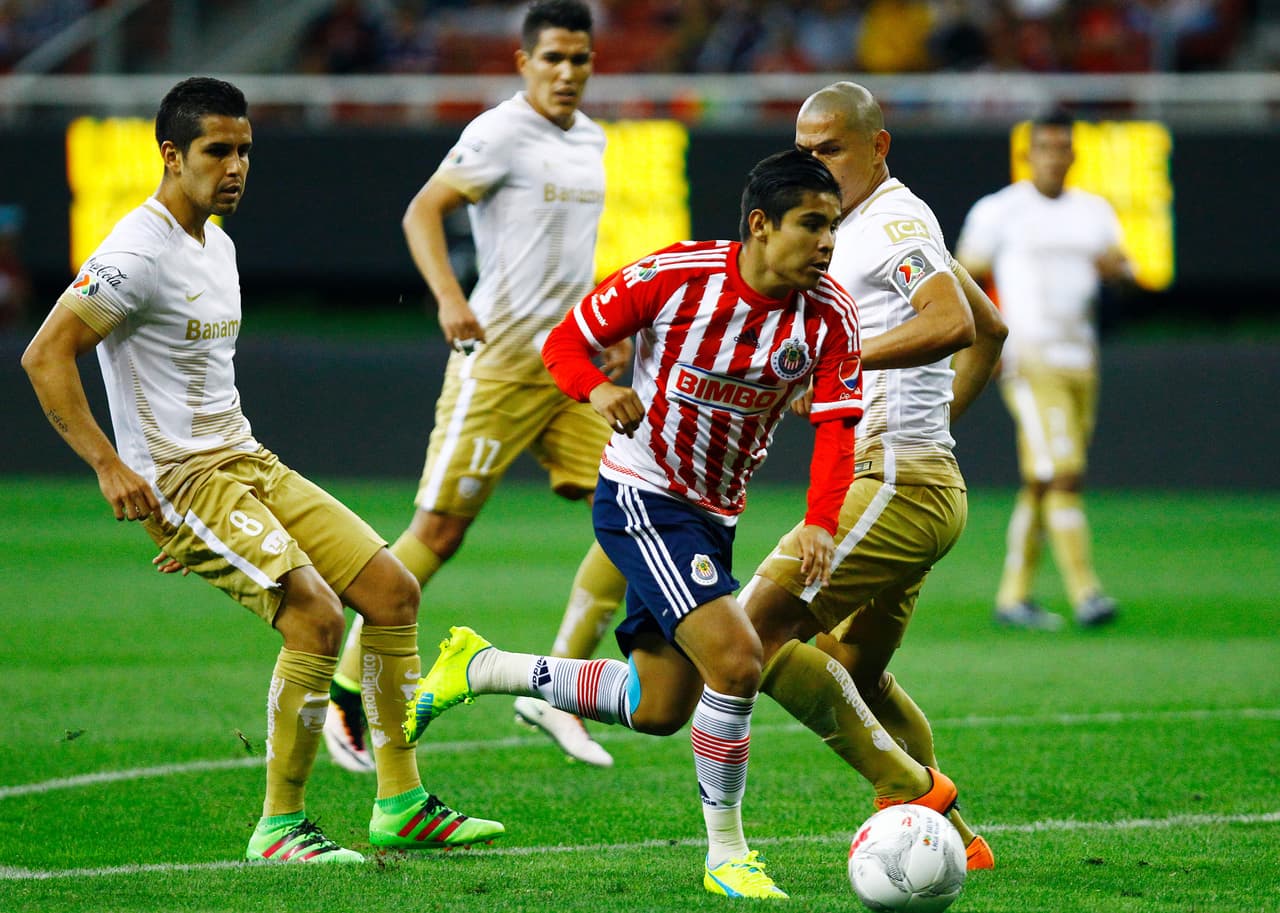 Eduardo López – Fue la revelación de Chivas el torneo pasado y se llevó los reflectores con un doblete en el flamante estadio de Rayados al que le quitó el invicto. Es un atacante de mucha picardía y desequilibrio que destacó por ser encarador y descarado. Si se consolida en el Rebaño empezando por ser titular, no sorprendería que lo pongan a prueba.