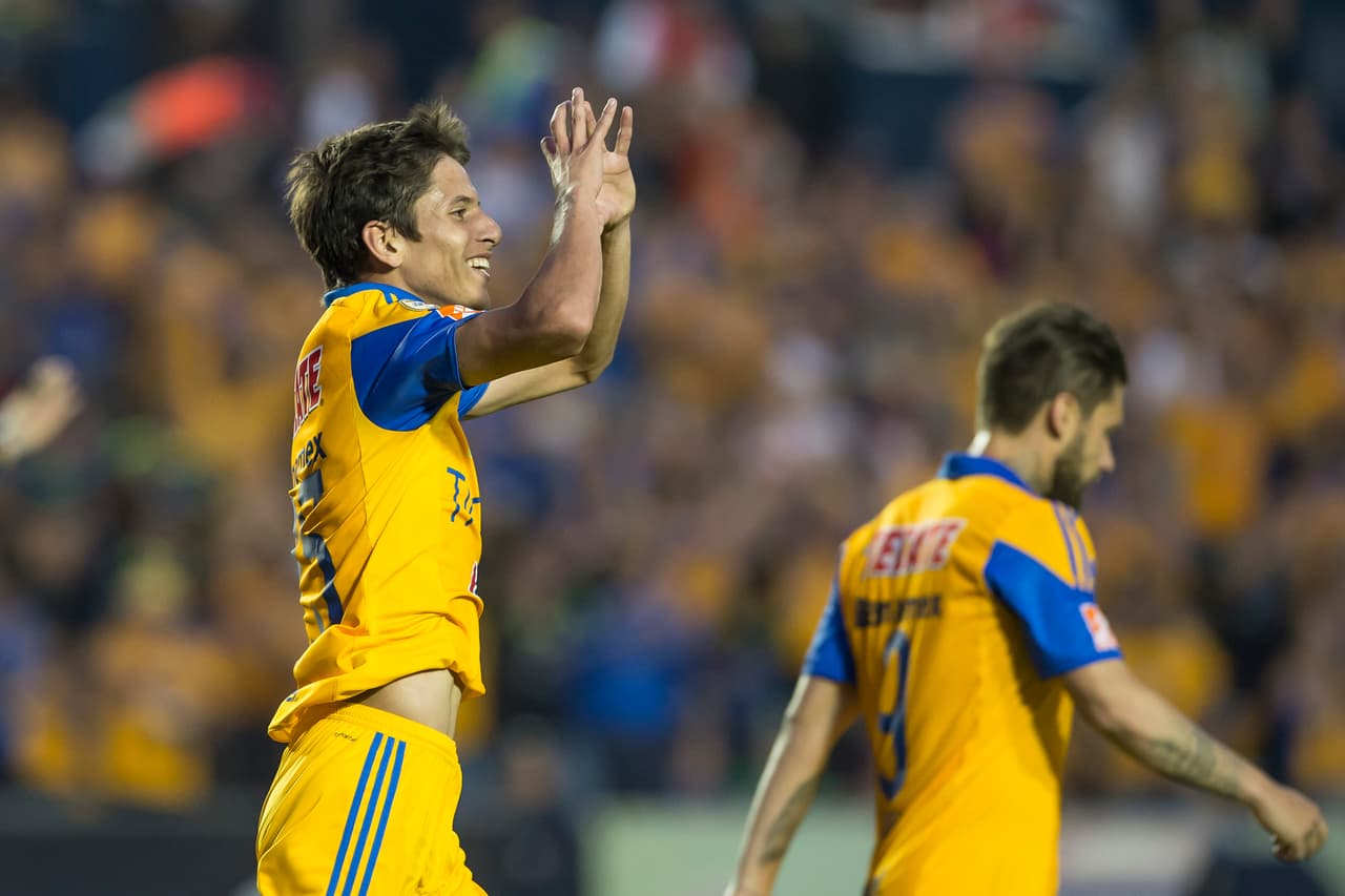 Jürgen Damm – Es un extremo por derecha rapídisimo que le gusta mucho a Juan Carlos Osorio. Su espléndido nivel en los Tigres del Tuca le valieron el llamado pero se perdió la Copa América por una lesión. Posiblemente se marche a Europa, y si mantiene ese fantástico juego estará en la próxima lista del entrenador nacional.