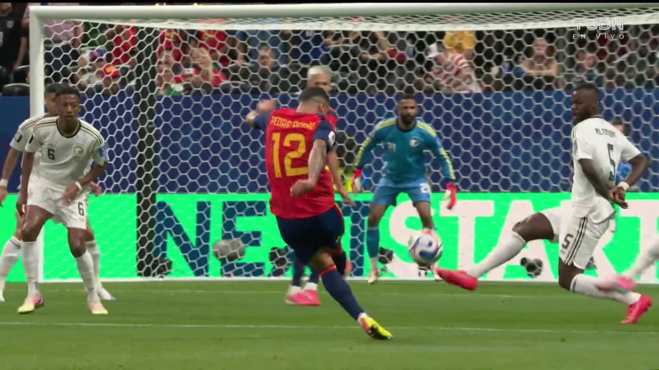 ¡GOL!  anota para España. Lamine Yamal