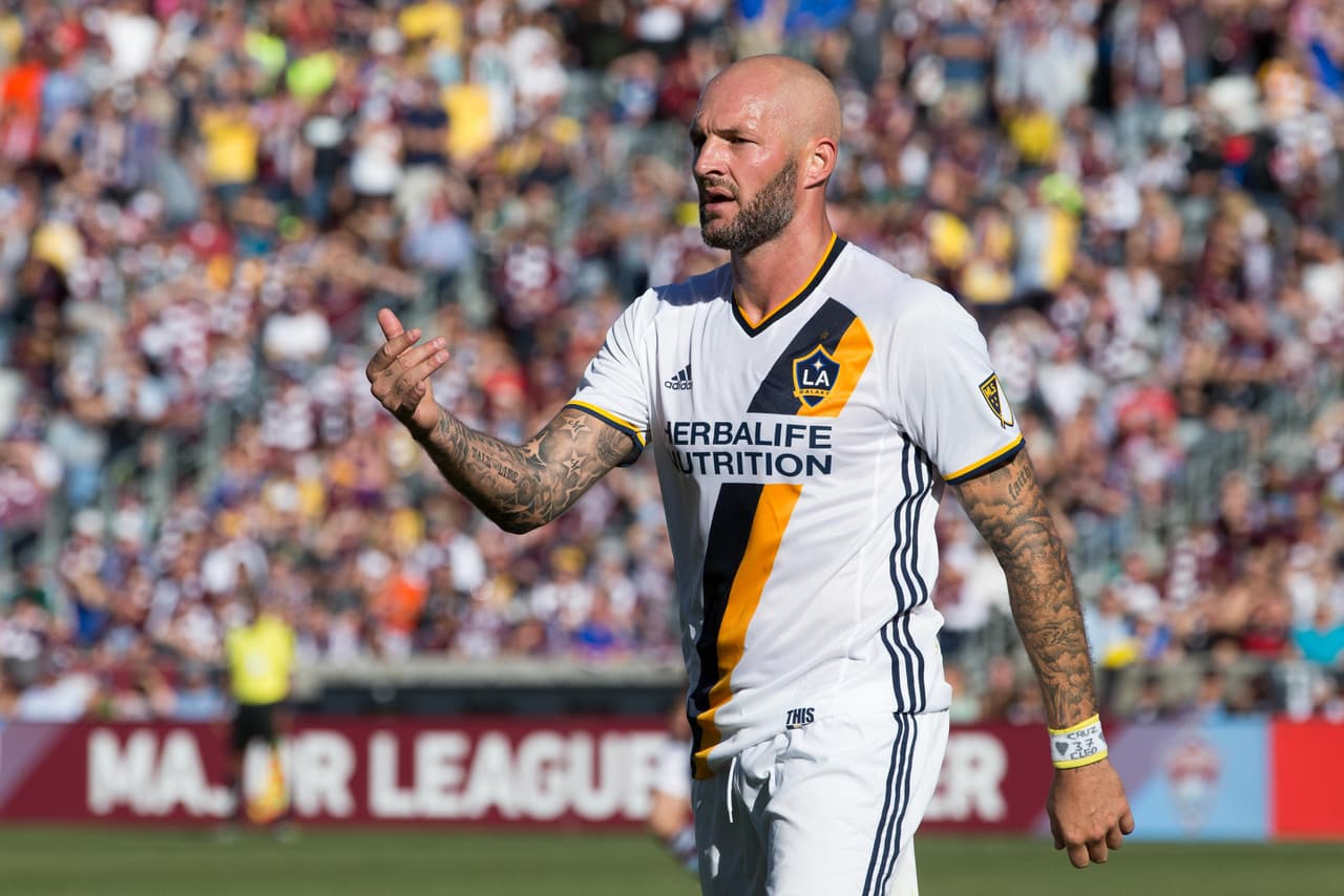 Jelle Van Damme volvió a ser el enorme bastión defensivo que fue para LA Galaxy la campaña pasada y ayudo a que los angelinos sacaron un importante triunfo de 3-1 como visitantes ante New York Red Bulls.