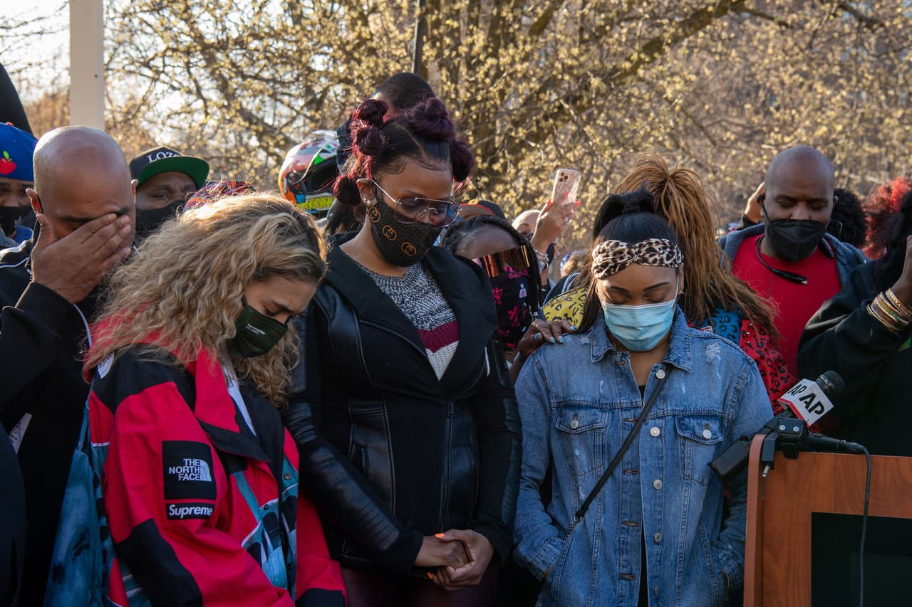 Los familiares de DMX dieron a conocer en redes sociales la lamentable noticia de su fallecimiento. Momentos después, el abogado, Murray Richman, confirmó la muerte del rapero alrededor de las 11 de la mañana.