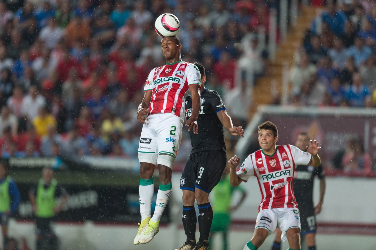 Fue un partido limpio en el que sólo se mostró una tarjeta amarilla durante los 90 minutos.