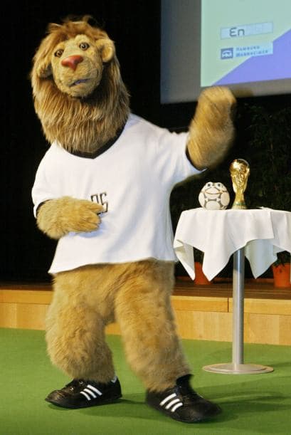 Cuatro años antes vimos a Goleo VI, un león que animó fuera de las canchas de Alemania 2006. Más videos del Mundial y Golazo Extra