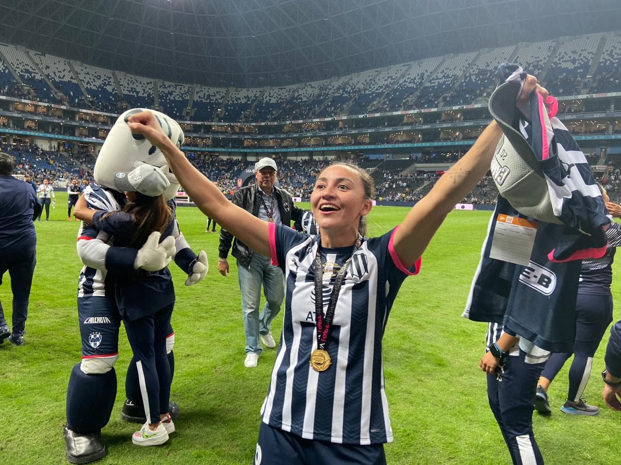 Monterrey Femenil se proclama campeón del Apertura 2019 y así lo celebran.