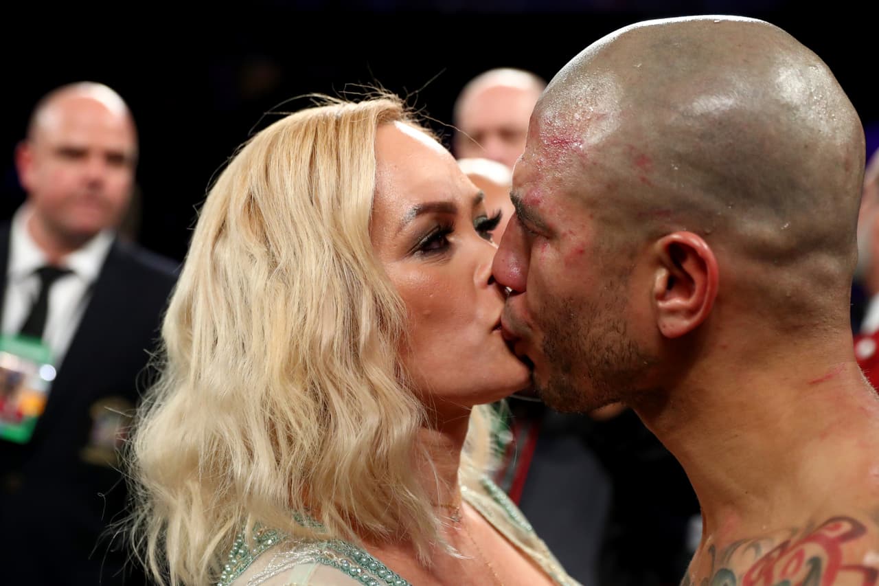 Melissa Guzman le dio todo el apoyo a su esposo a pesar de la derrota.