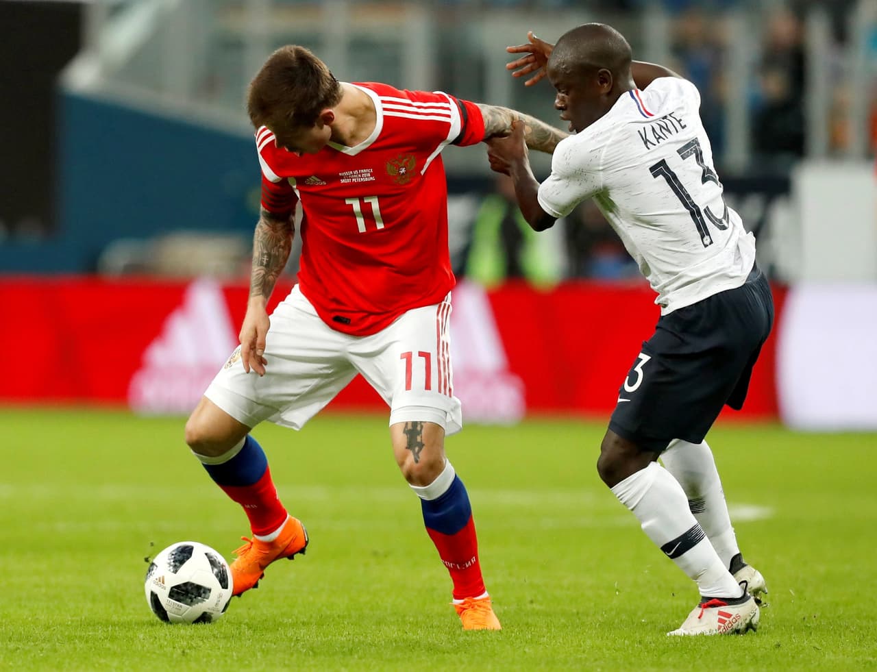 Fedor Smolov puso el gol de Rusia al minuto 23 del segudo tiempo luego de un pase de Igor Smolnikov.