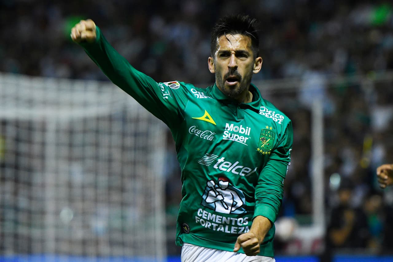 <b>Fernando Navarro: </b>Hizo una asistencia en el vibrante empate 2-2 entre Tigres y León, fue clave para los Esmeralda por su vocación ofensiva.