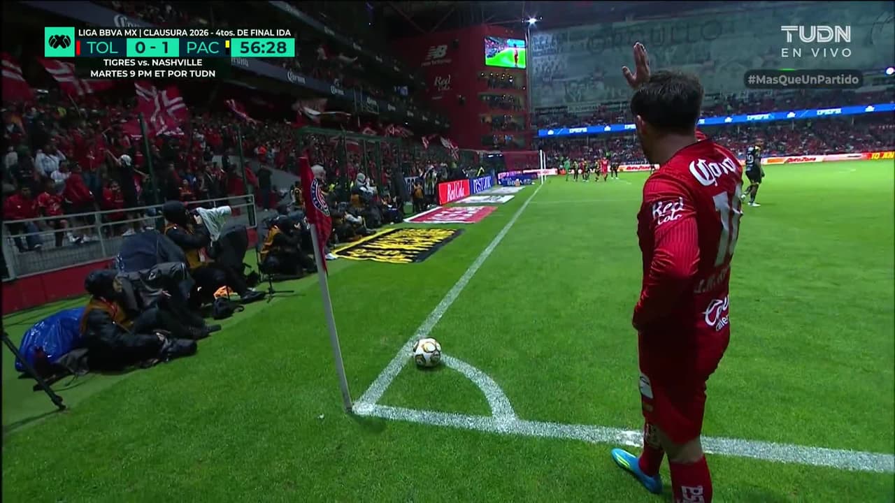¡TIRO ATAJADO! disparo por Alek Álvarez.