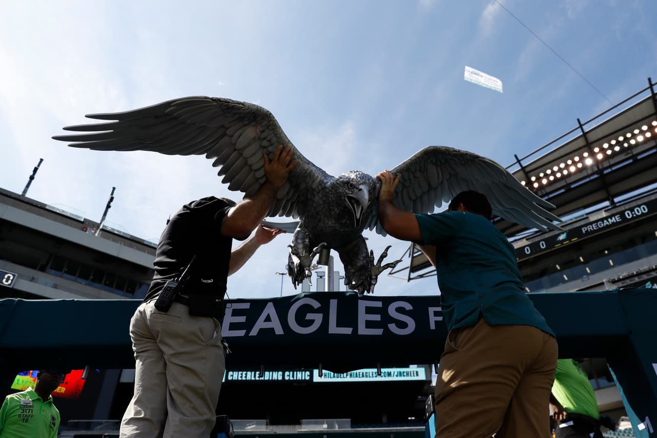 La escultura de las águilas.