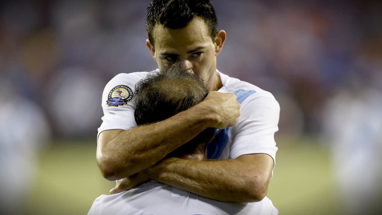Exjugador de la MLS, Marco Pappa, fue informado de la muerte de su madre en pleno partido