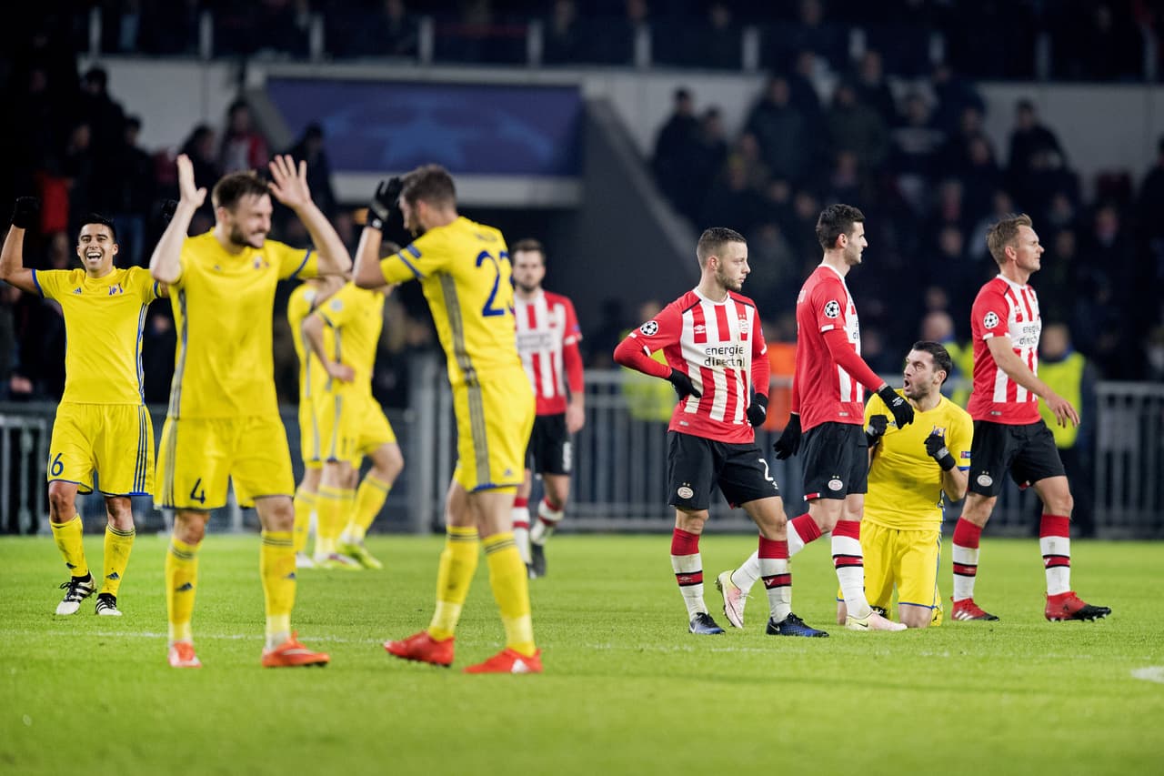 El grupo D solo tenía por definir el cupo para Europa League en un enfrentamiento directo, en el que PSV Eindhoven recibía al Rostov ruso con la obligación de vencerlo para arrebatarle el tercer lugar.