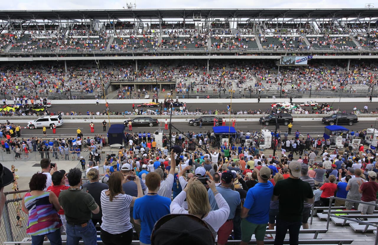 Los fanáticos llegaron al tradicional escenario en medio de un ambiente festivo entre grandes competidores.