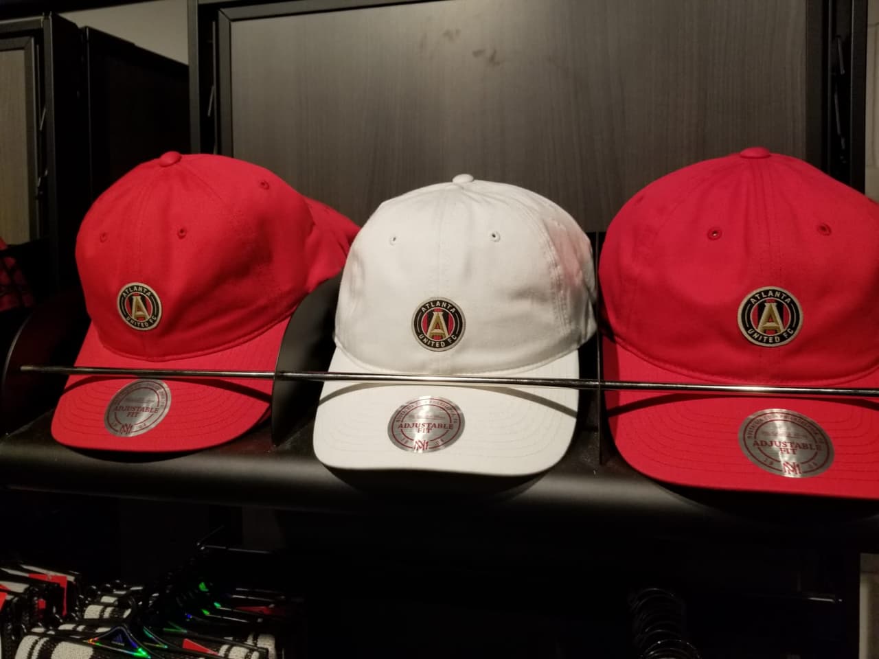 La tienda del Atlanta United ofrece una gran variedad de opciones para sus fans en esta ocasión especial.