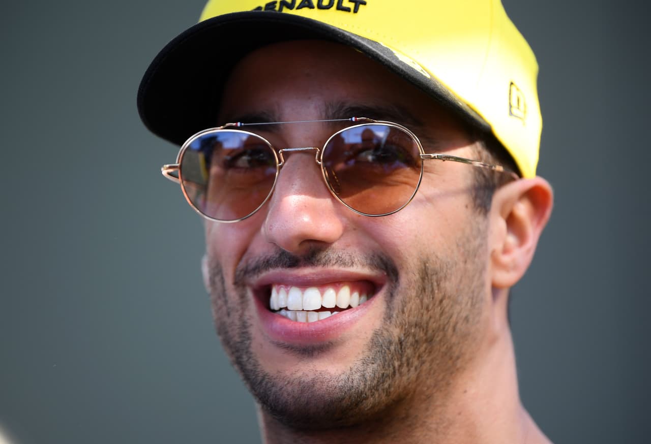 La Fórmula 1 se acerca cada vez más a su línea de partida y por ello la llegada de pilotos, sus momentos con los fanáticos y el ajuste de detalles hacen parte del previo del Gran Premio de Australia en Melbourne.