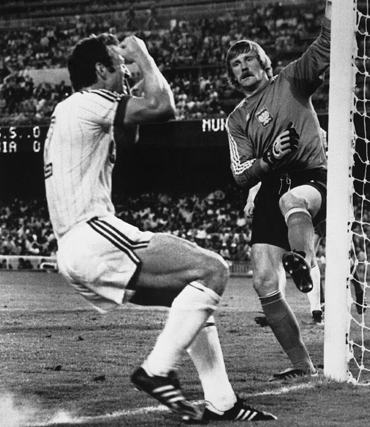 10. Jozef Mlynarczyk (Polonia) - No recibió gol en seis partidos mundialistas.