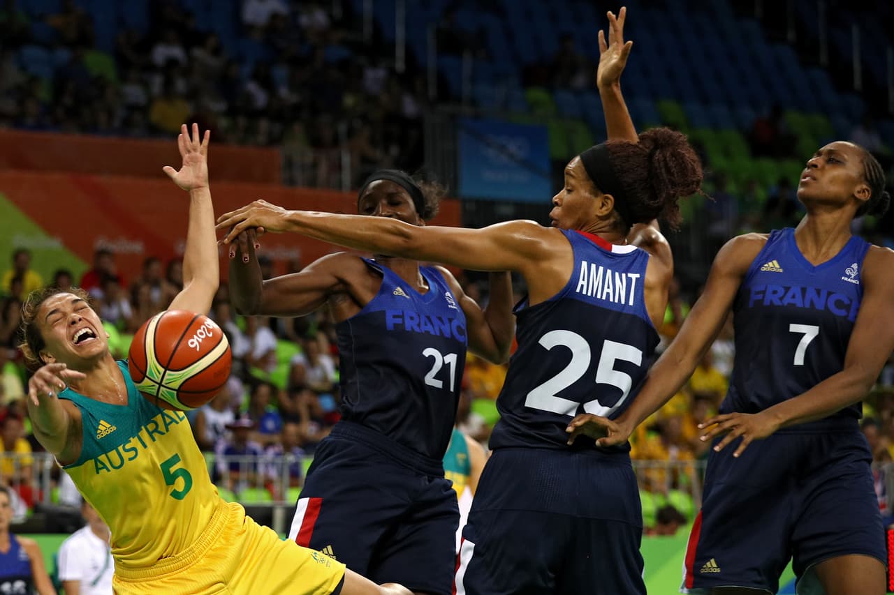 Para los que no creían que los seres humanos podían crear poderes mágicos para lastimar a sus oponentes.