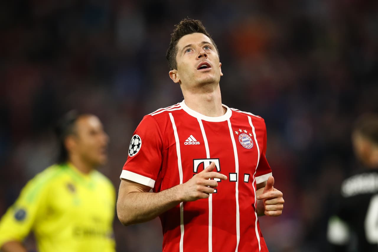 Bayern Munich le envió un mensaje al polaco Robert Lewandowksi al no querer reunirse con su representante y advertir que están contentos con el delantero, a pesar de que suena su paso a Real Madrid.