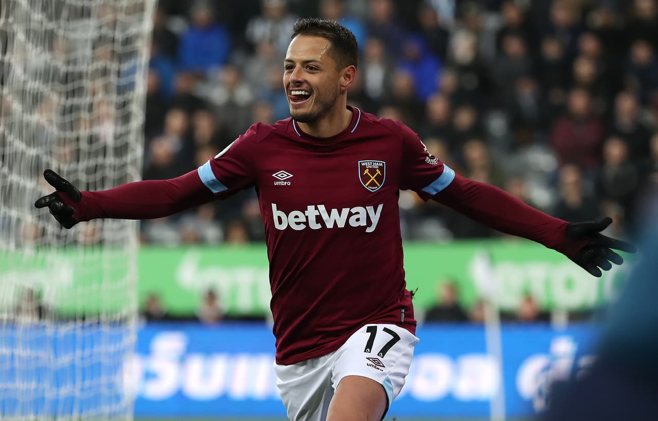 Javier 'Chicharito' Hernández, que marcó doblete con West Ham en la Premier League, advirtió en entrevista a Marca que no puede descartar un movimiento de invierno para él.