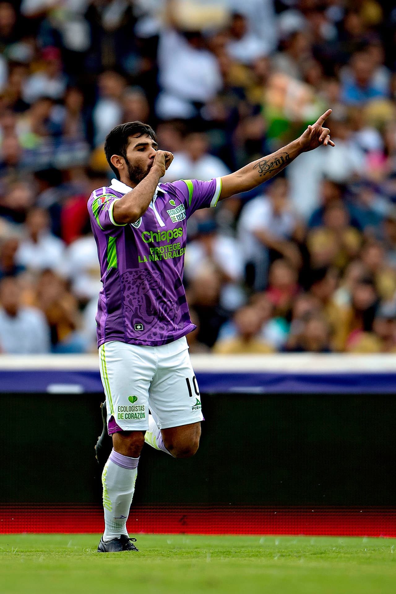 Silvio Romero, Jaguares.- El jugador de Chiapas es a su vez, uno de os jugadores más caros del torneo. Su presencia dentro del terreno de juego que dirige Ricardo La Volpe, ha ayudado a sus compañeros. Cuenta actualmente con 64 puntos, mientras que su valor en el UD Fantasy es de 10.8 millones.