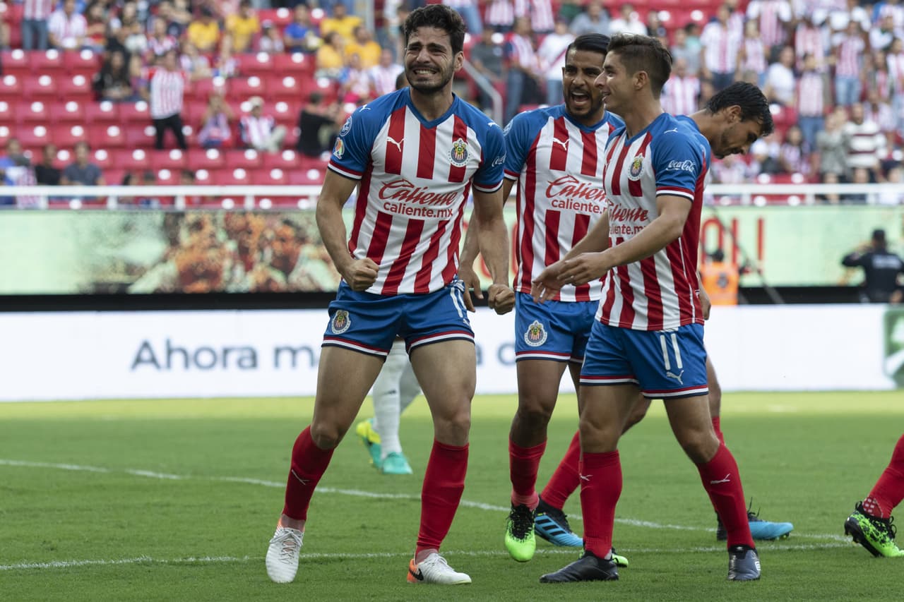 Ha vuelto a Liga MX con Guadalajara y ha jugado de líbero en línea de tres defensas centrales.