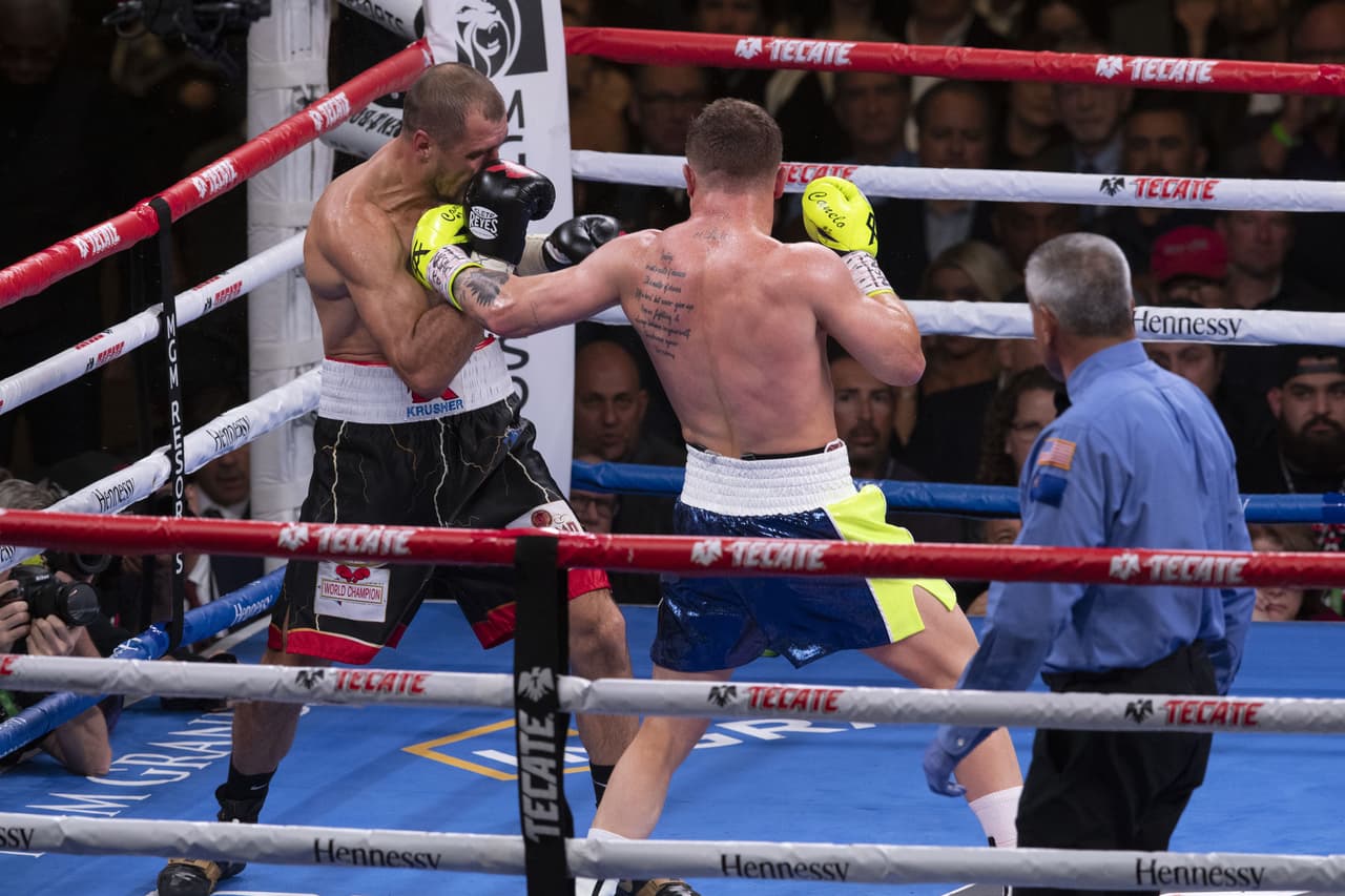 Kovalev salía por piernas adecuadamente.