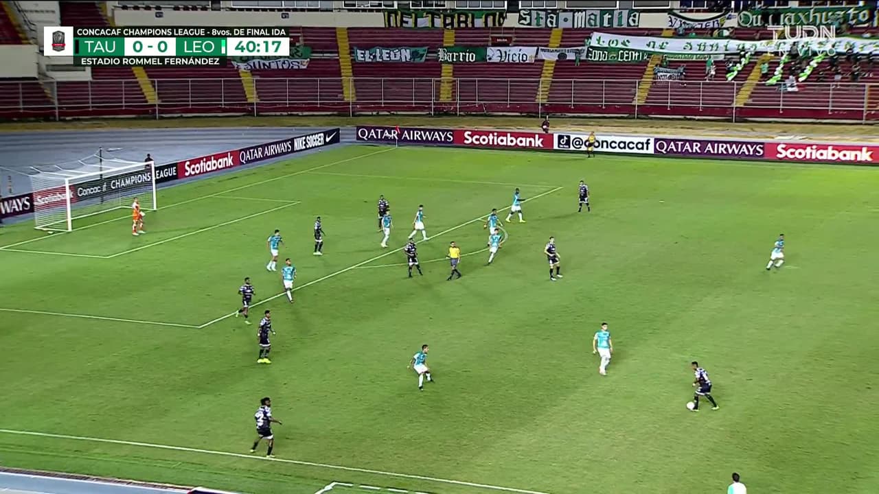 ¡TIRO ATAJADO! disparo por Jan Vargas.