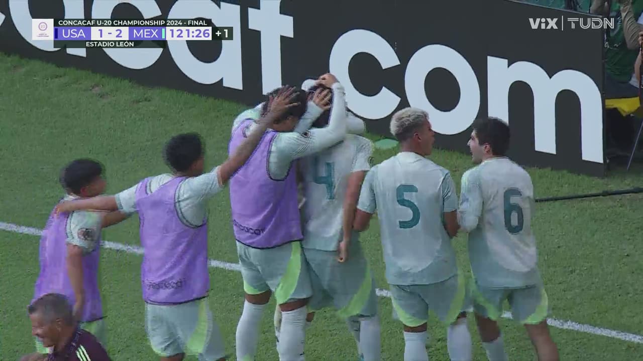 ¡Gol de oro, gol de campeonato! Ochoa se viste de héroe al hacer el 1-2